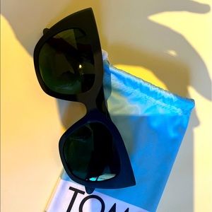 Toms Sunglasses - Sydney